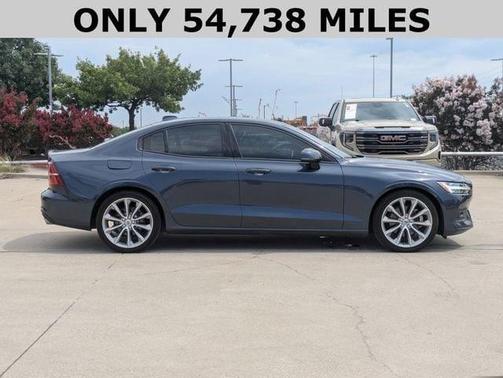 2021 Volvo S60 T5 Momentum