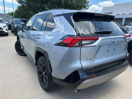 2024 Toyota RAV4 Hybrid SE