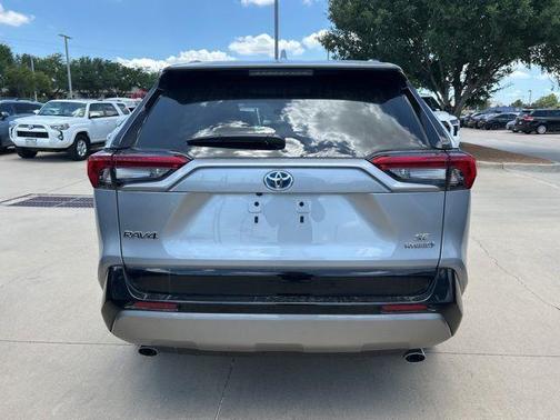 2024 Toyota RAV4 Hybrid SE