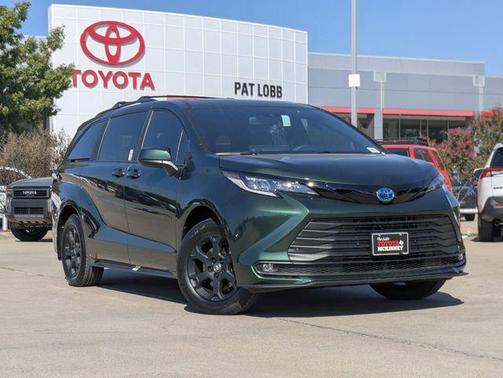 2025 Toyota Sienna Woodland Edition