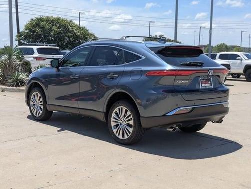 2022 Toyota Venza XLE