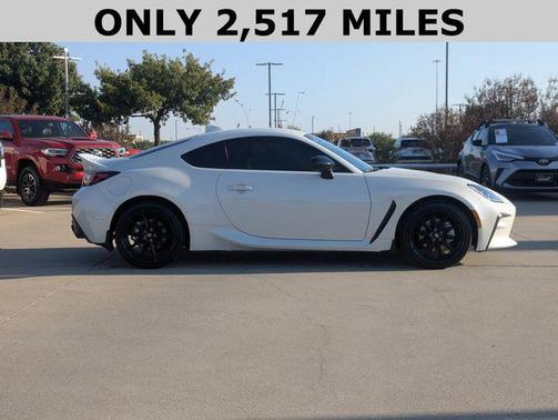 2024 Toyota GR86 Premium