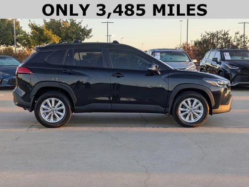 2024 Toyota Corolla Cross LE