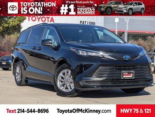 2024 Toyota Sienna LE