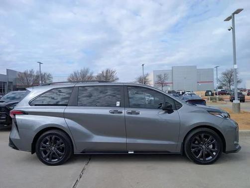 2026 Toyota Sienna XSE 7 Passenger