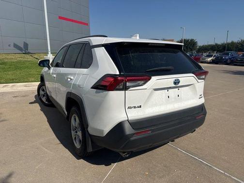 2019 Toyota RAV4 Hybrid XLE