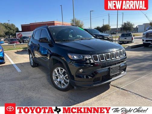 2024 Jeep Compass Latitude Lux