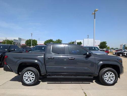 2025 Toyota Tacoma SR