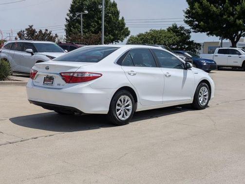2016 Toyota Camry Hybrid LE