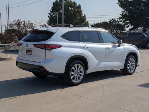 2022 Toyota Highlander Hybrid Limited