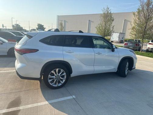 2022 Toyota Highlander Hybrid Limited