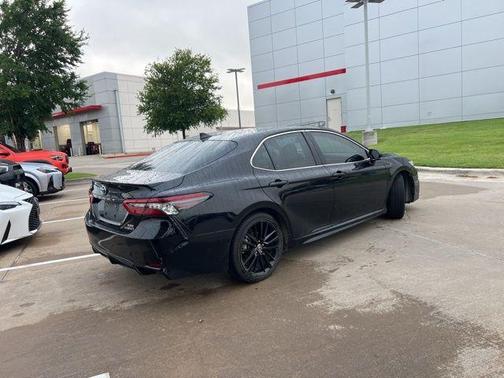 2022 Toyota Camry Hybrid XSE