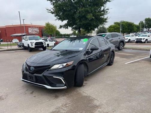 2022 Toyota Camry Hybrid XSE