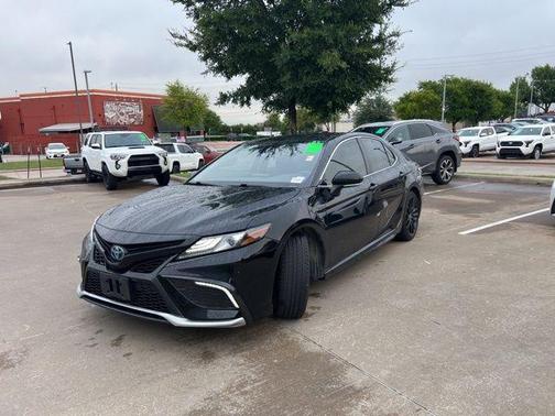 2022 Toyota Camry Hybrid XSE