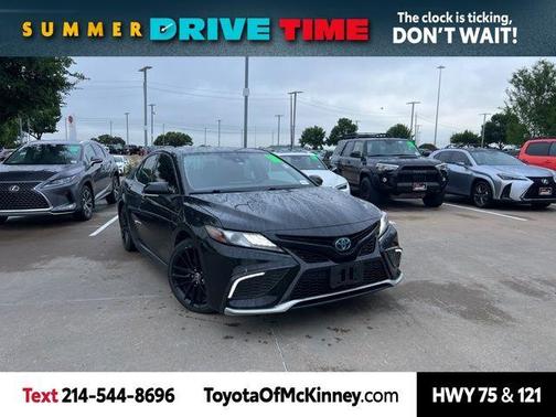 2022 Toyota Camry Hybrid XSE