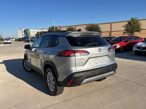 2025 Toyota Corolla Cross LE