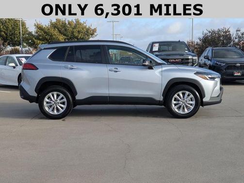 2025 Toyota Corolla Cross LE