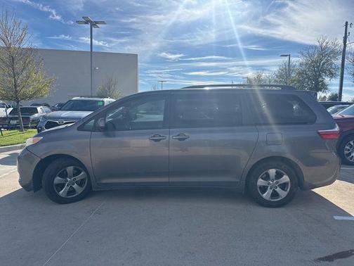 2015 Toyota Sienna LE