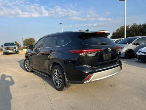 2021 Toyota Highlander Platinum