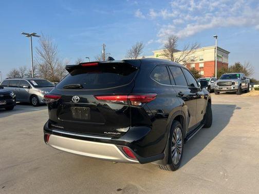 2021 Toyota Highlander Platinum