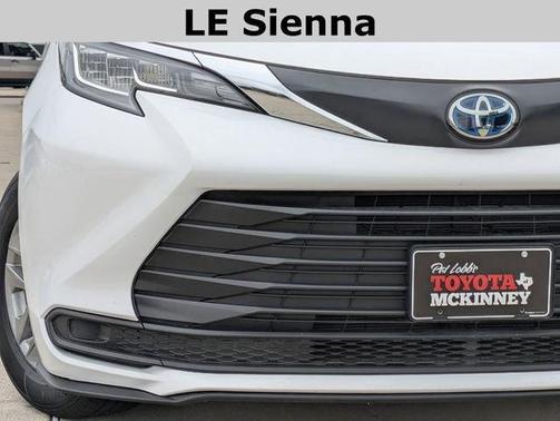 2022 Toyota Sienna LE