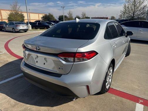 2025 Toyota Corolla Hybrid LE