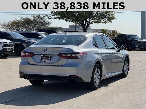 2022 Toyota Camry Hybrid LE