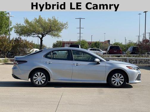 2022 Toyota Camry Hybrid LE