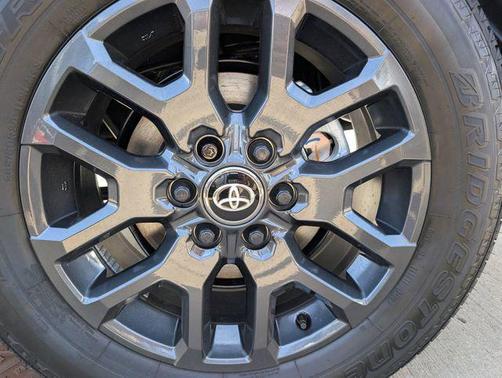 2025 Toyota Tundra Hybrid Platinum