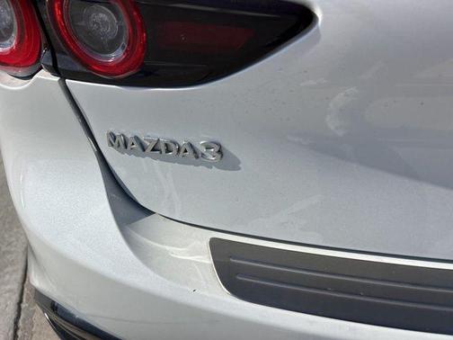 2022 Mazda Mazda3 FWD w/Preferred Package