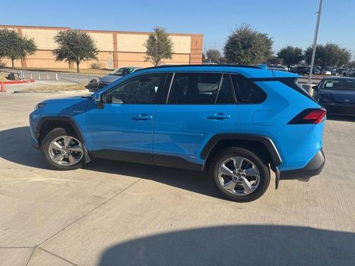 2021 Toyota RAV4 Hybrid XLE Premium