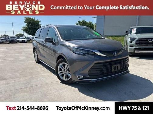 2022 Toyota Sienna XLE