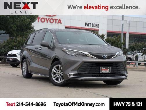 2022 Toyota Sienna XLE