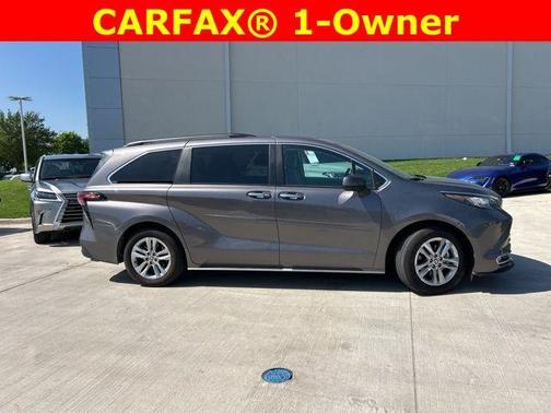 2022 Toyota Sienna XLE