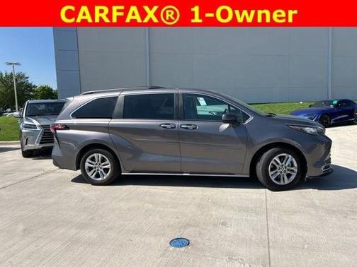 2022 Toyota Sienna XLE
