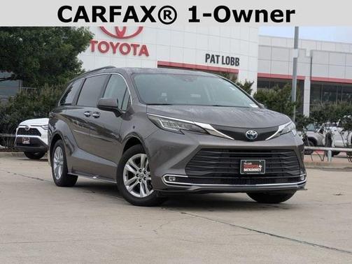 2022 Toyota Sienna XLE