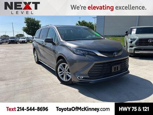 2022 Toyota Sienna XLE