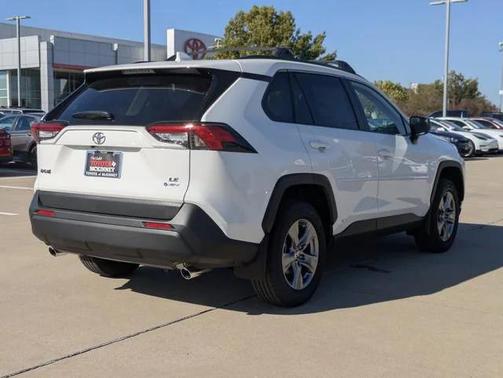 2025 Toyota RAV4 Hybrid LE