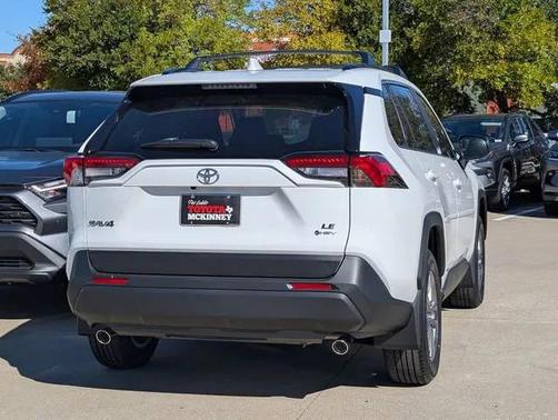 2025 Toyota RAV4 Hybrid LE