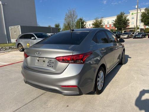 2022 Hyundai Accent SEL