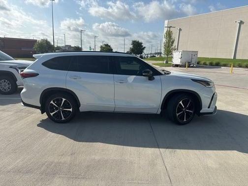 2022 Toyota Highlander XSE