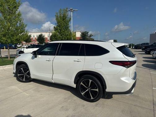 2022 Toyota Highlander XSE