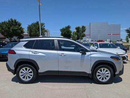 2025 Toyota Corolla Cross LE