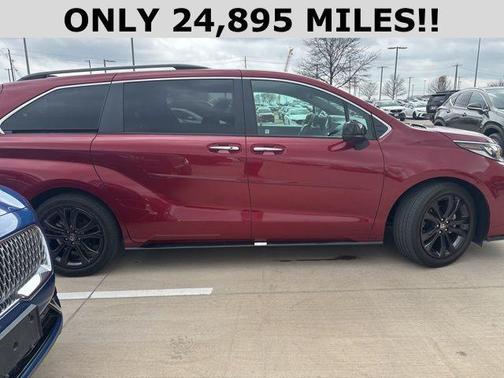 2022 Toyota Sienna XSE 7 Passenger