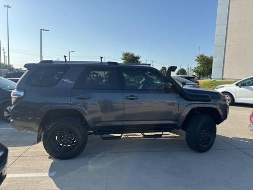 2021 Toyota 4Runner TRD Off Road