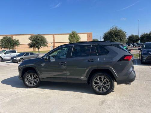 2025 Toyota RAV4 Hybrid XLE Premium