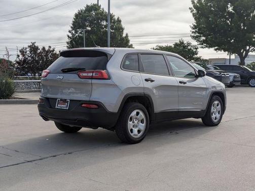 2015 Jeep Cherokee Sport