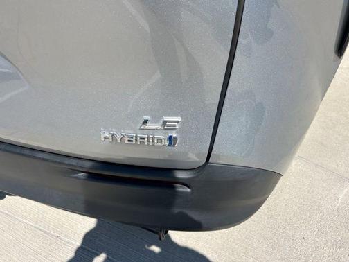 2022 Toyota Sienna LE