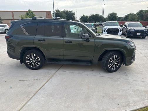 2022 Lexus LX 600 Premium