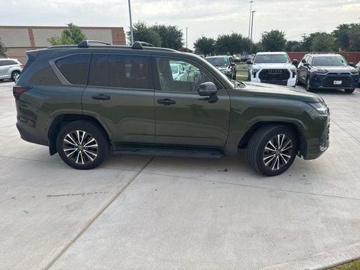 2022 Lexus LX 600 Premium